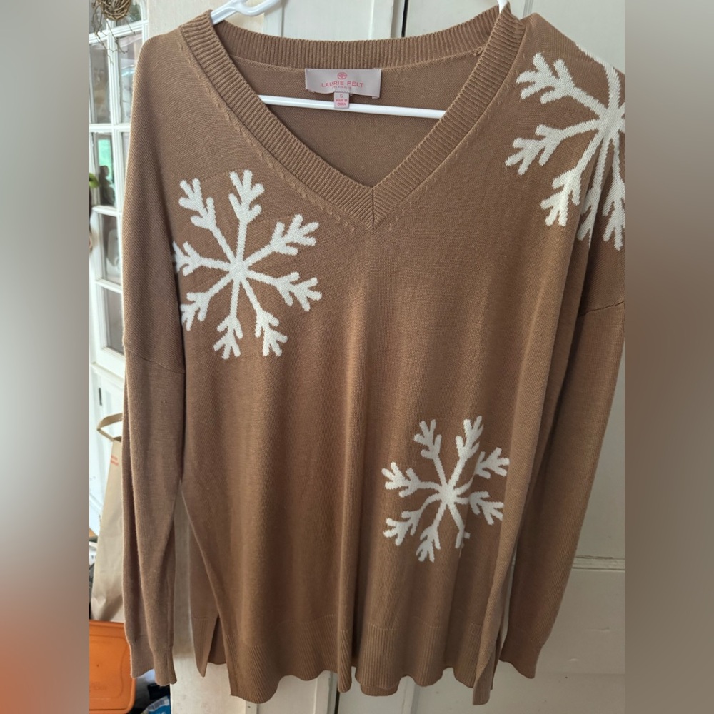 Laurie Felt Brown V-Neck Sweater with Snowflakes size small